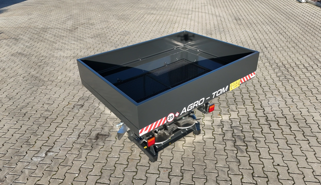Mașină de împrăștiat îngrășăminte chimice Agro-Tom - model RN 600
